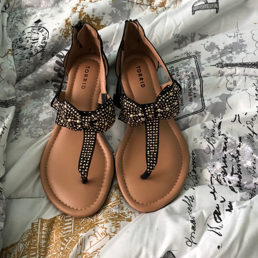 Black & Gold small heeled sandal